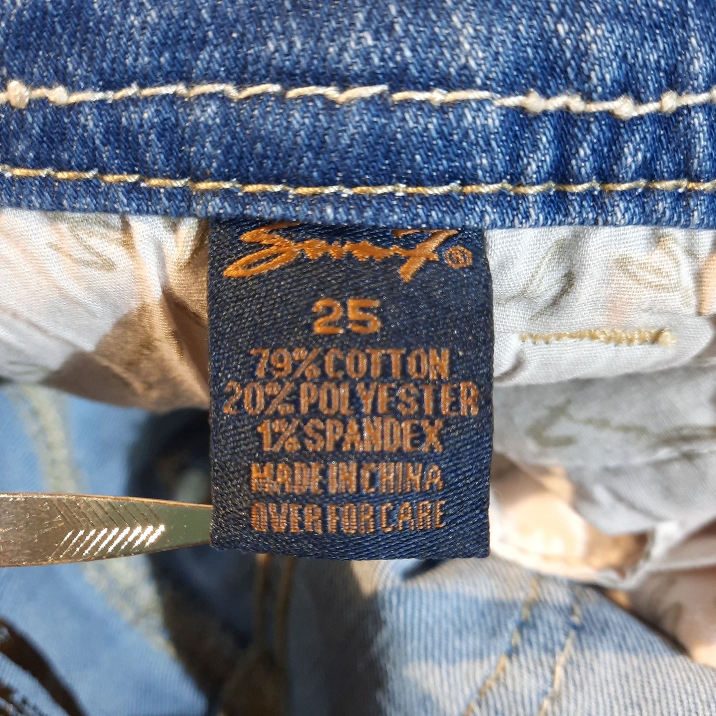 NWT Women's Skinny Jeans Szie 25