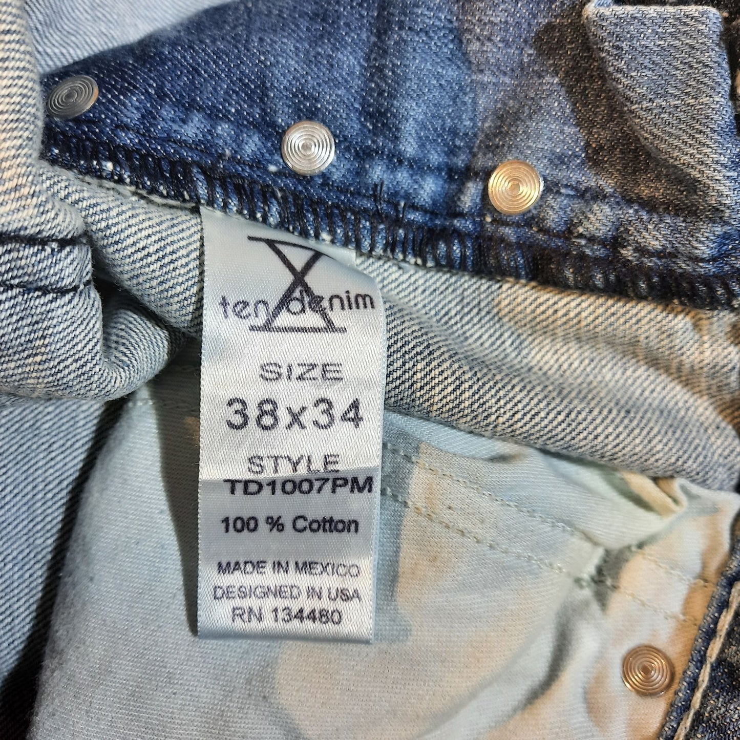 NWT Women's Light wash Jeans Size 38