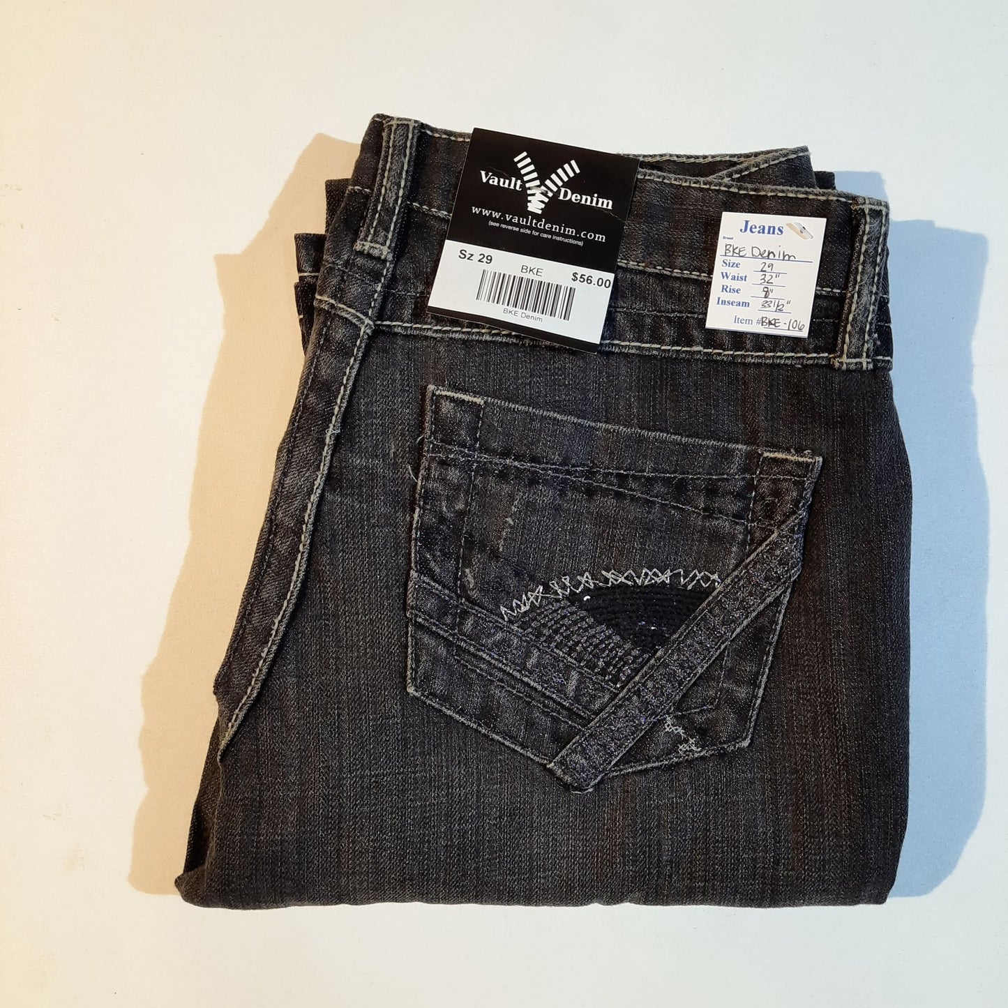 NWT Women's Bootcut Jeans Size 29