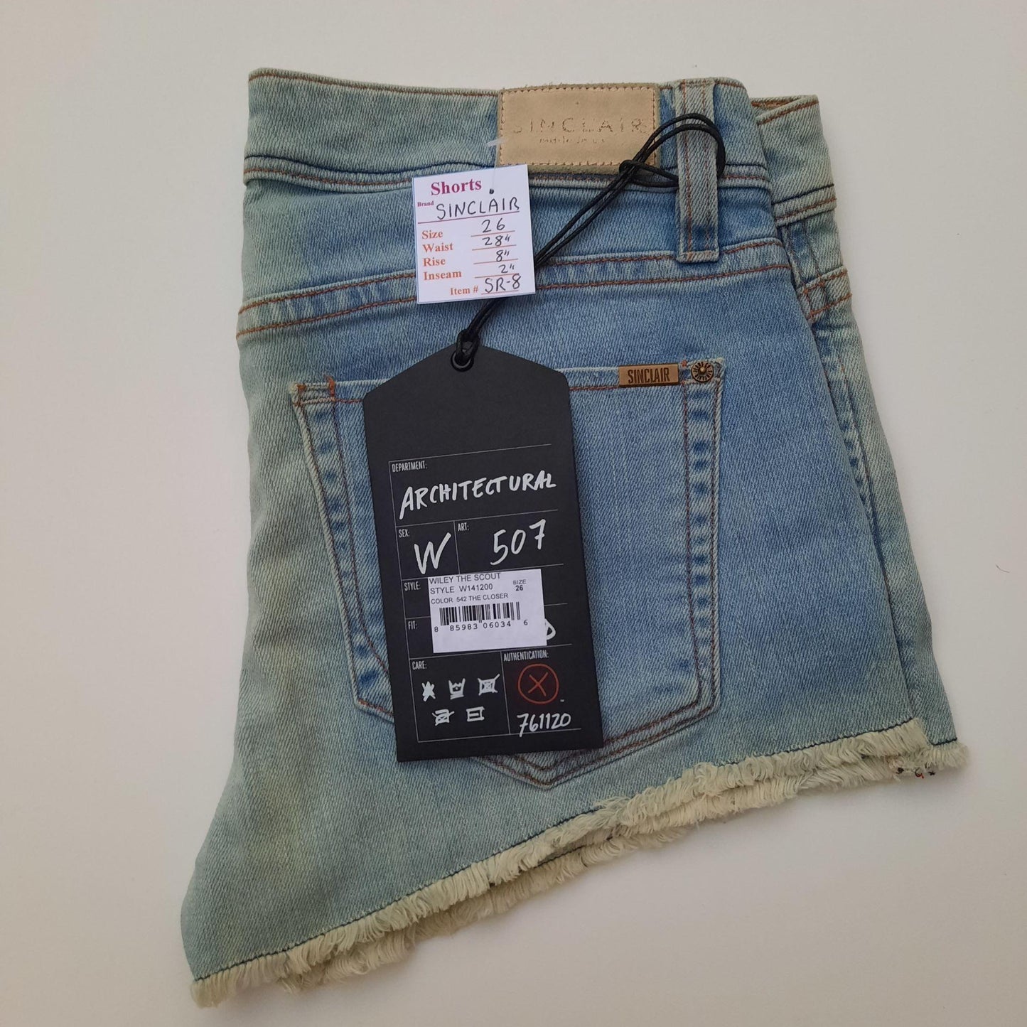 NWT "SINCLAIR" Light Wash Shorts Size 26