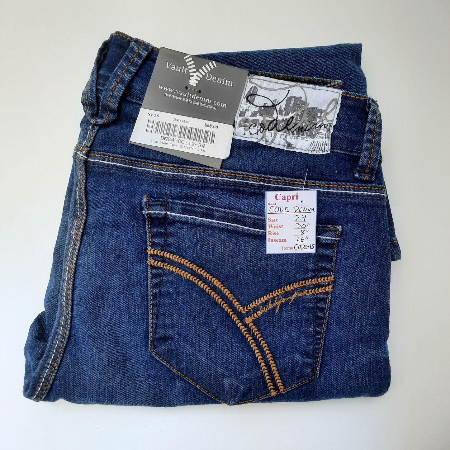 NWT Women's "CODE DENIM" Capri JEans  Size 29