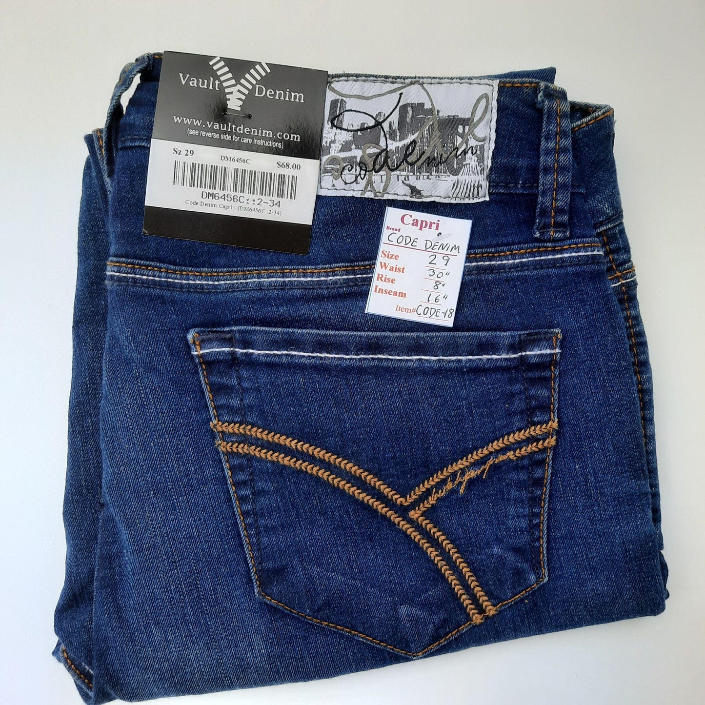 NWT Women's "CODE DENIM" Capri Size 29