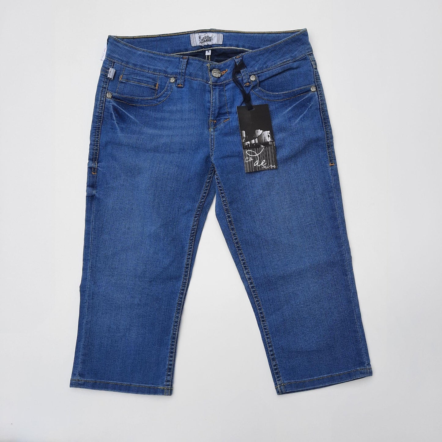 NWT "CODE DENIM" Capri Size 29