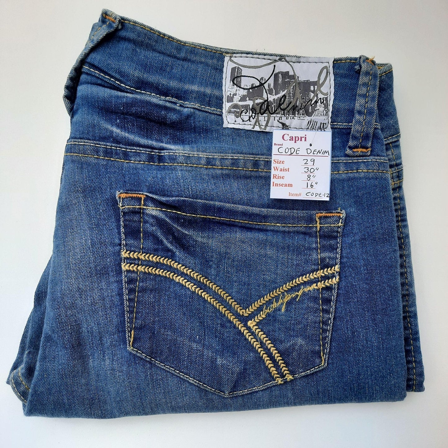 NWT "CODE DENIM" Capri Size 29