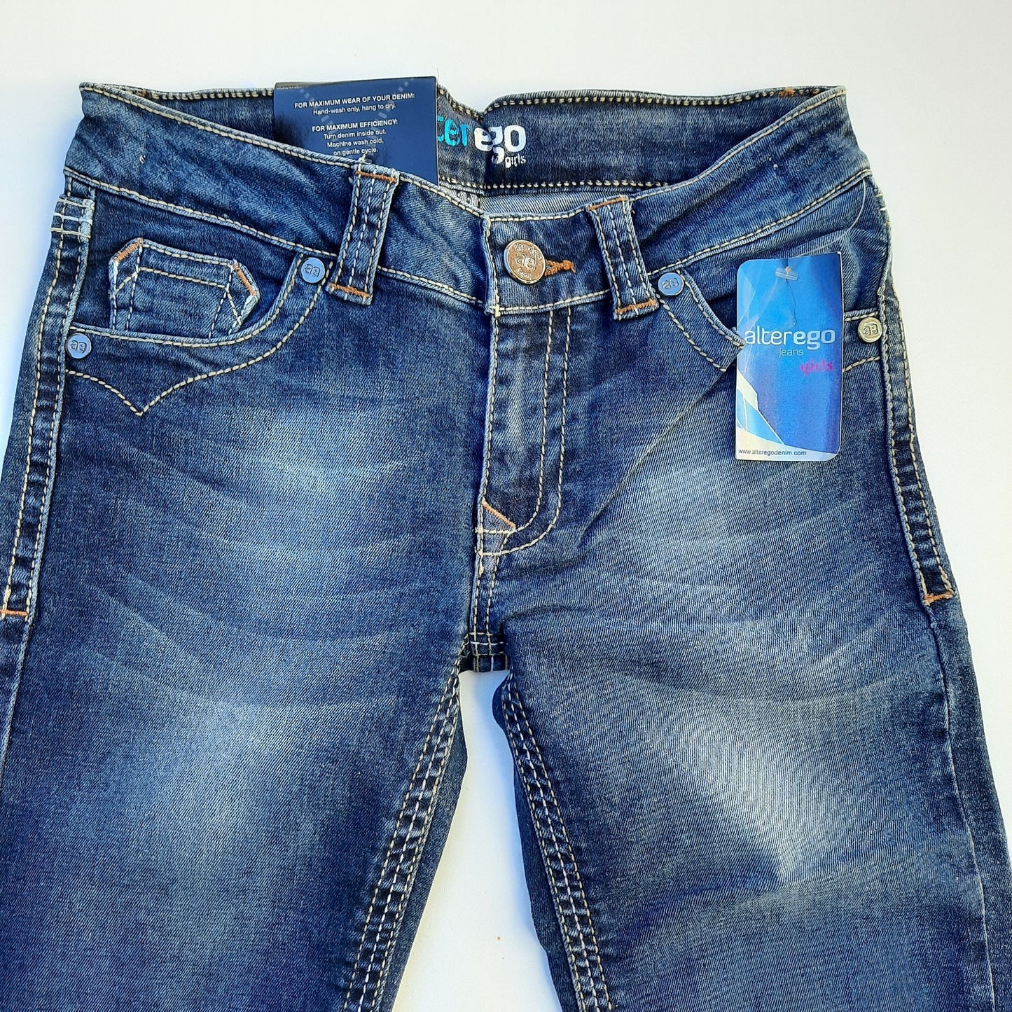 NWT Women's Straight Leg AE Jeans Size 14